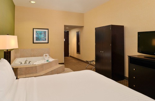 Woodland Hotel | Holiday Inn Express Sacramento Airport Woodland by IHG