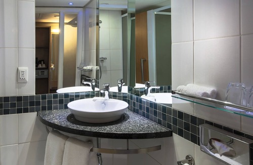 Woodmead Hotel | Holiday Inn Express Sandton Woodmead by IHG