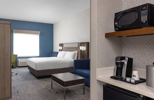 Arden-Arcade Hotel | Holiday Inn Express & Suites Sacramento NE Cal Expo by IHG