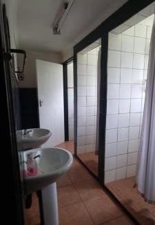 Hartbeespoort House | Hollybrooke Adventure Farm