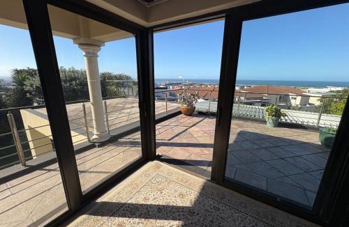 Humewood Villa | Holmely House