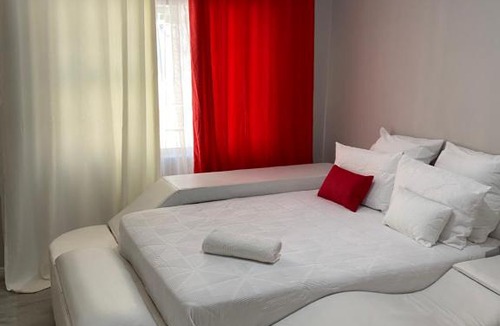 Gordons Bay Central House | Home away from home
