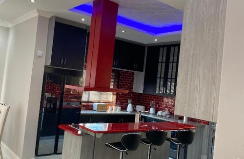 Gordons Bay Central House | Home away from home