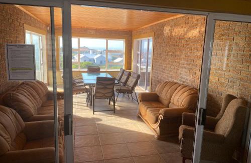 L'Agulhas House | Home away from home
