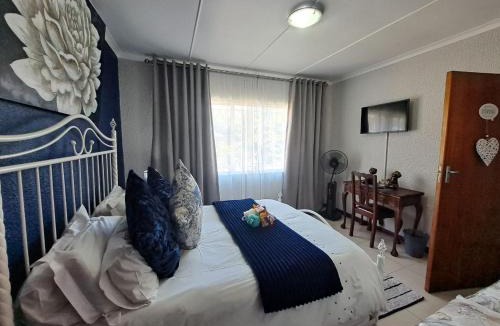 Ekurhuleni House | @ Home Bed & Breakfast