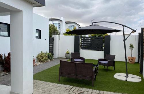 Bloubergstrand House | Home in Parklands East