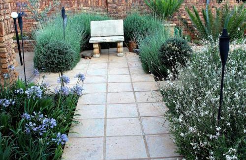 Garsfontein Apartment | @Home in the East