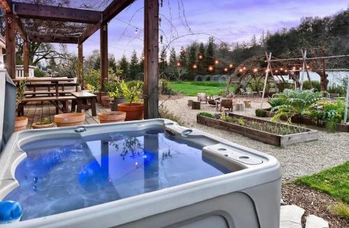 Healdsburg House | Homestead With Pool And Hot Tub - Wine Tastings Included