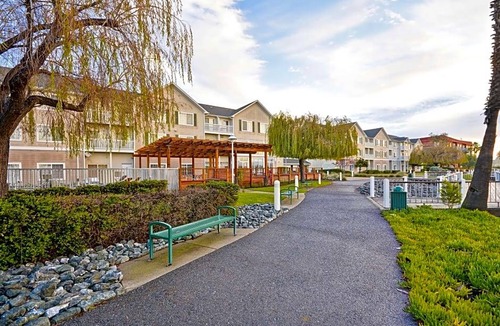 East Peralta Hotel | Homewood Suites by Hilton Oakland-Waterfront