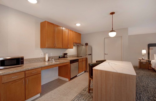 Brisbane Hotel | Homewood Suites by Hilton San Francisco Airport North