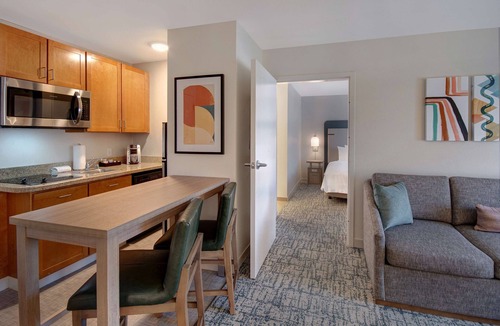 Brisbane Hotel | Homewood Suites by Hilton San Francisco Airport North