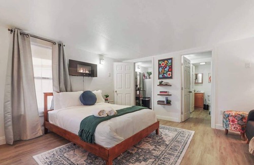 Downtown Sacramento Apartment | Homey Downstairs Studio Near Downtown and the River