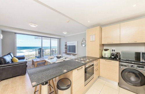 Cape Town Apartment | Horizon Bay 303 by HMH