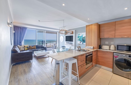 Bloubergstrand Apartment | Horizon Bay 903 Loadshedding Free Apartment by HMH