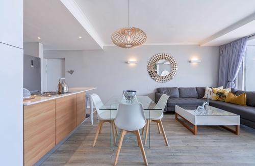 Bloubergstrand Apartment | Horizon Bay 903 Loadshedding Free Apartment by HMH