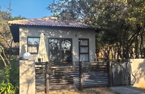 Lanseria House | Hornbill Self Catering Cottages Muldersdrift