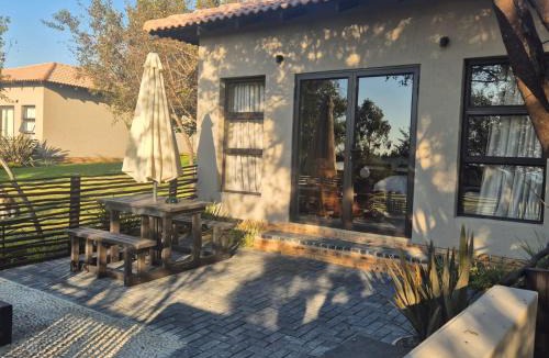 Lanseria House | Hornbill Self Catering Cottages Muldersdrift