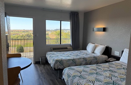 Watsonville Hotel | Hotel B5 Watsonville, CA - Monterey Area