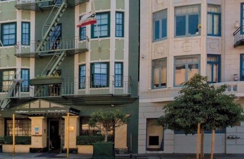 Fillmore District House | Hotel Suite at Wyndham Inn at the Opera Resort