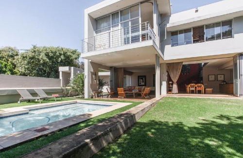 Houghton Estate House | Houghton Place