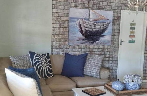 Kouga House | House ∙ 2 bedrooms ∙ 4 guests