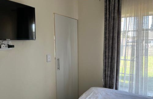 Alberton House | House 210 holiday rentals