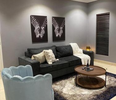 Beacon Bay Apartment | House 38
