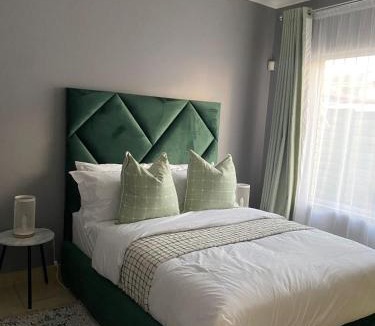 Beacon Bay Apartment | House 38