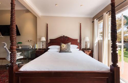Muckleneuk House | House Falcon close to ZAH