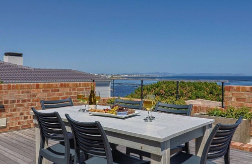 Onrus House | House Fynbos | Designer House | Sea & Mountain Views