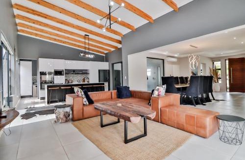 Malelane House | House of Bongekile 4 Bed Luxury Home in Malelane