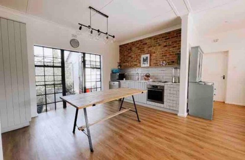 Greater Johannesburg Metropolitan Area Apartment | House of peace - Sandton