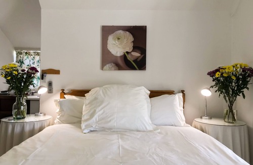 Pinelands Bed & Breakfast | Howard's End Manor