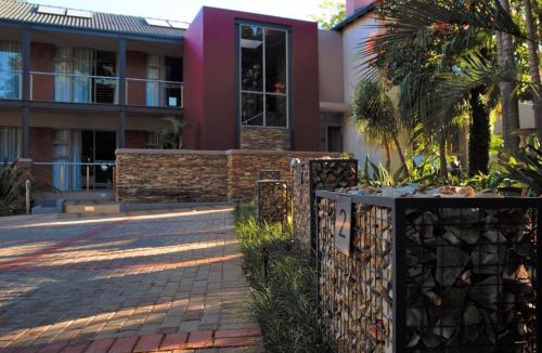 Lynnwood Hotel | Hudson House