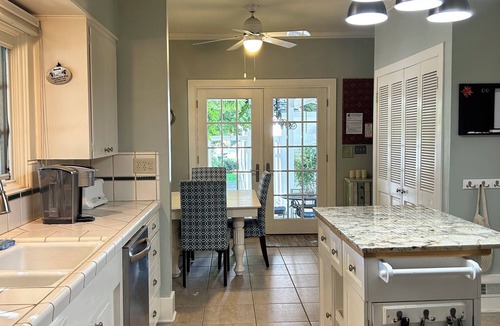 Lodi House | Hutchins House in Beautiful Downtown Lodi