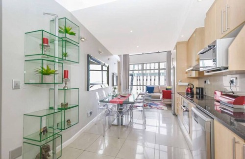 Sandown Apartment | Hydro Park Penthouse Loft