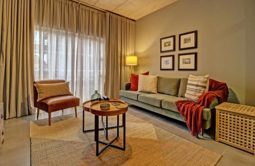 Menlo Park Apartment | IBella's at The Urban