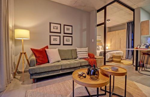 Menlo Park Apartment | IBella's at The Urban