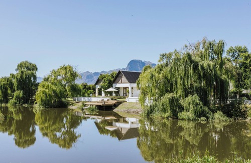 Klapmuts Villa | Iconic six bedroom all ensuite villa in the tranquil Cape Winelands