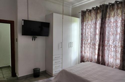 Kempton Park House | Idube Power Hub Guest House