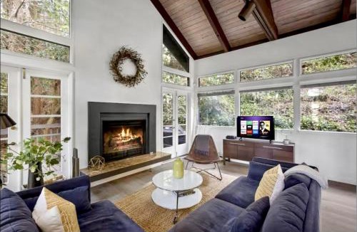 Tamalpais-Homestead Valley House | Idyllic Mill Valley cottage next to Muir Woods
