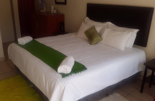 Ekurhuleni House | Ikaze Guest Lodge