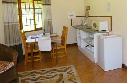 Krugersdorp Ski Chalet | Impangele Lodge Chalet 06 - Studio