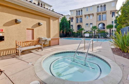 Willow Glen House | In the Center Of It All. Corporate house .