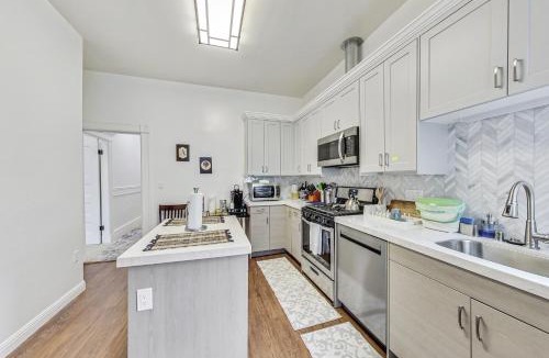 Panhandle House | In the Heart of Haight Ashbury 5 Bedroom House