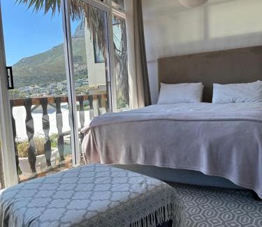 Camps Bay Apartment | Independent quaint flat, close to beach