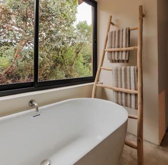 Sidbury Cabin | Induli Lodge - Amakhala Game Reserve