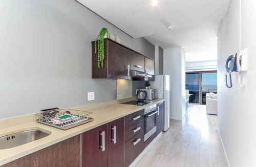 West Beach Apartment | Infinity G10 by CTHA