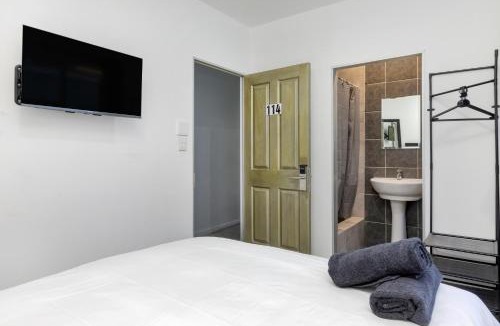 Sea Point Hotel | Inn & Out Express Sea Point