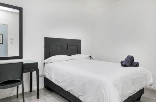 Sea Point Hotel | Inn & Out Express Sea Point